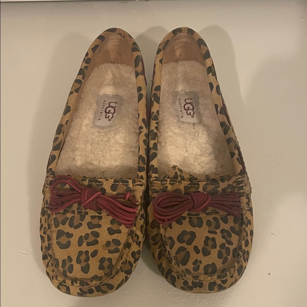 UGG Women's Moccasins with Leopard Print and Burgundy Bow